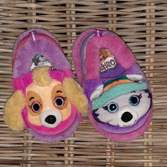 Sky and Everest slippers- Paw Patrol - Picture 1 of 2